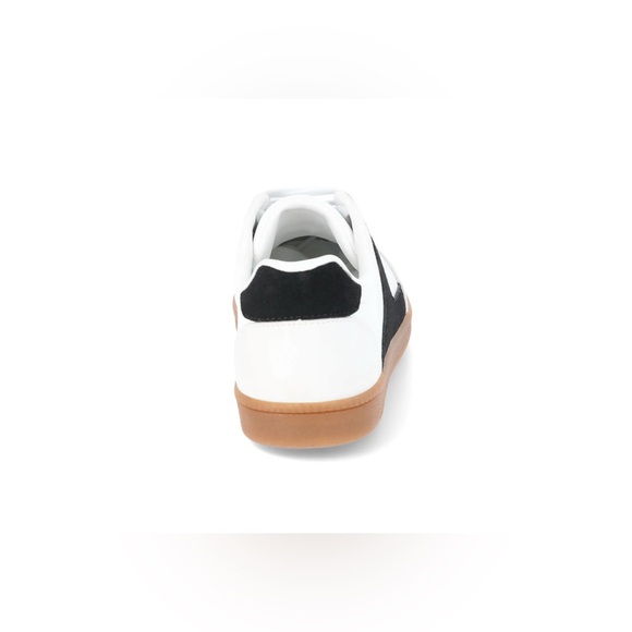 No Boundaries Women’s Lace Up Sport Sneakers, Wide Width 
White and Black - Picture 2 of 5